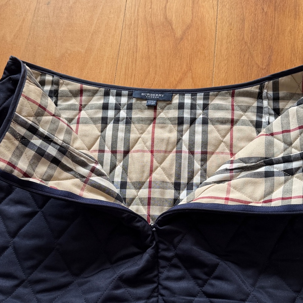 Burberry Quilted A-Line Skirt in Navy Blue - Picture 7 of 11
